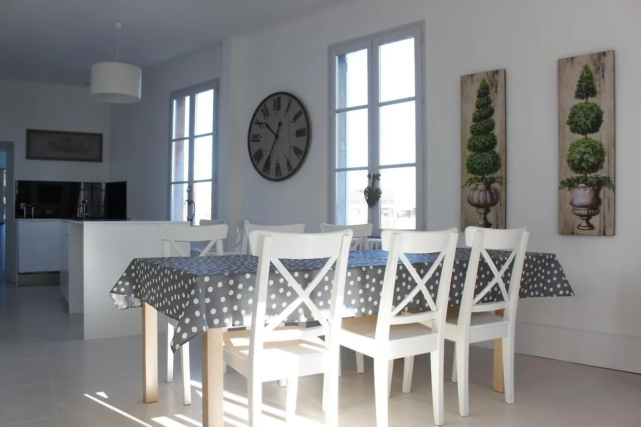 Bel appartement au coeur de la Cité des Papes Aviñón Francia