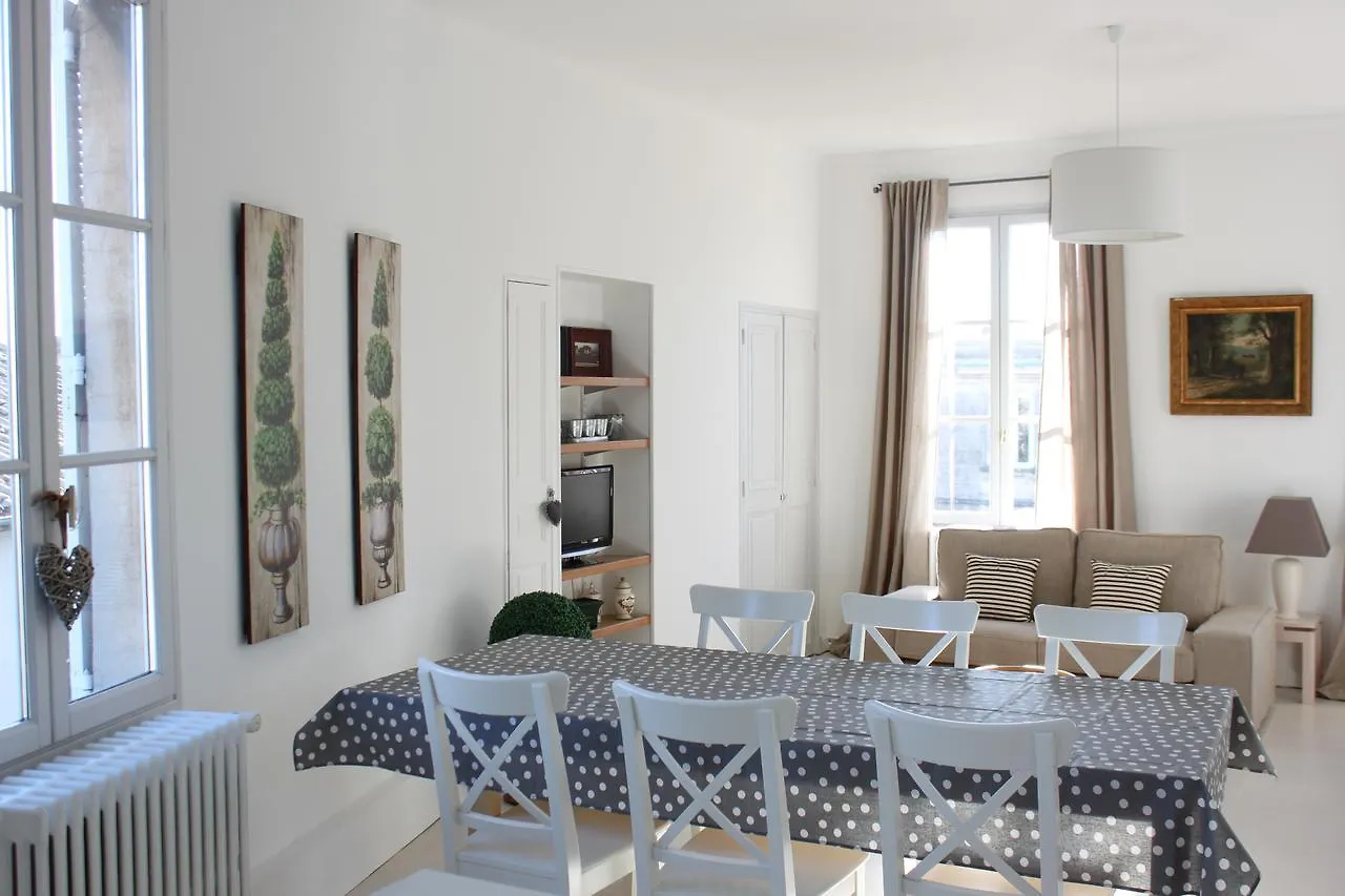 Bel appartement au coeur de la Cité des Papes Aviñón Apartamento
